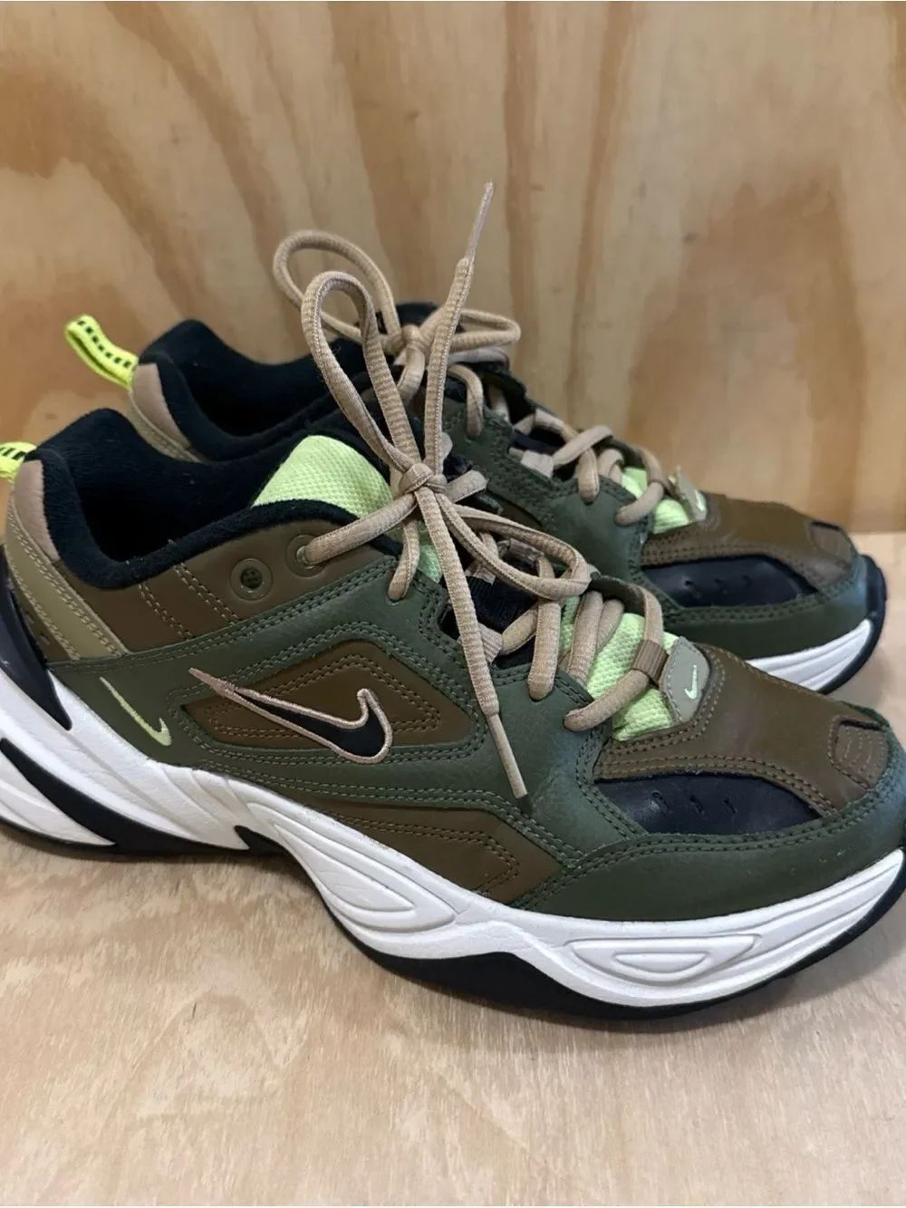WMNS NIKE M2K TEKNO MEDIUM OLIVE GREEN-BLACK-YUKON BROWN SZ 7.5 [AO3108-201]